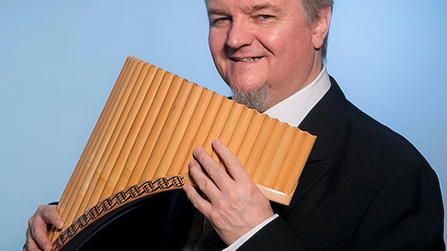 Roar Engelberg med panfløyte